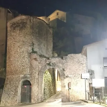 Feriehus Casa In Antico Borgo Medievale A Ri, Via Giacomo Leopardi, 15 Tarano