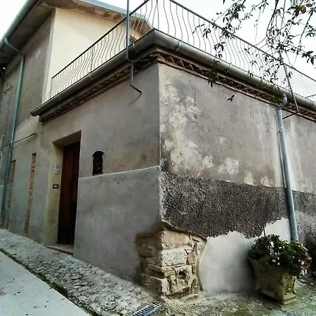Casa In Antico Borgo Medievale A Ri, Via Giacomo Leopardi, 15
