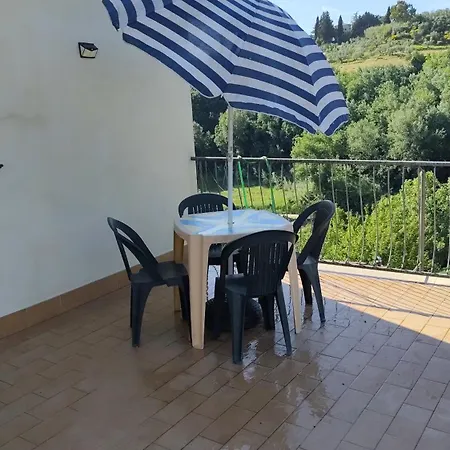 Feriehus Casa In Antico Borgo Medievale A Ri, Via Giacomo Leopardi, 15