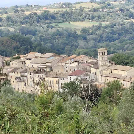 Feriehus Casa In Antico Borgo Medievale A Ri, Via Giacomo Leopardi, 15 *